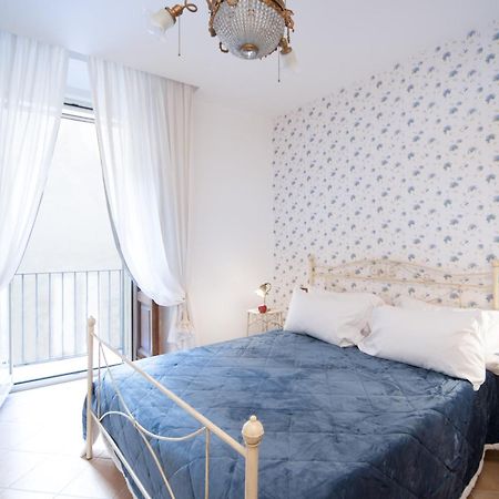 Appartement La Casa Di Assunta Naples Historical Centre Extérieur photo